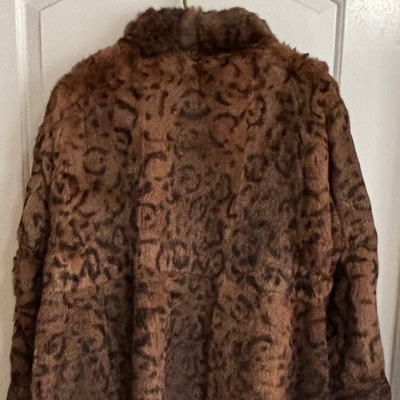 Luxury Polo Norte Rabbit Fur Coat with Bold Leopard Pattern - Full-Length - Picture 7 of 12